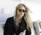 Chloë Sevigny arrive à l'aéroport de Los Angeles le 24 avril 2009 