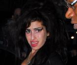 Amy Winehouse: et crack, elle est brune !