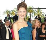  Alessia Piovan  monte les marches pour l'ouverture du 62e Festival de Cannes