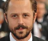  Giovanni Ribisi  monte les marches pour l'ouverture du 62e Festival de Cannes
