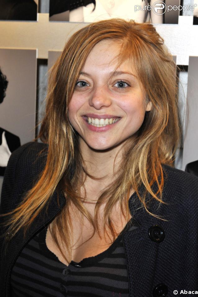 Lizzie Brocheré 