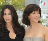 Monica Bellucci et Sophie Marceau magnifiques lors du photocall de <i>Ne te retourne pas</i>, à Cannes, le 16 mai 2009