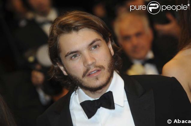 Emile Hirsch lors de la montée des marches avant la projection de Taking Woodstock, le 16 mai 2009