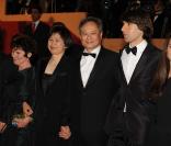 Ang Lee lors de la montée des marches avant la projection de son film Taking Woodstock, le 16 mai 2009