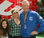 Jon Voight et sa filleule Skyler Shaye lors de l'avant-première de UP à Hollywood, le 16 mai 2009