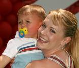 Melissa Joan Hart et le père d'Angelina Jolie sont de sortie en famille et... sont très Up !