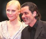 Christophe Barratier et Anna Sherbinina arrivent pour la projection d' Antichrist  au palais des festivals de Cannes