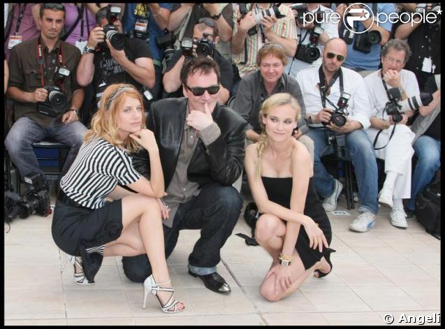 Mélanie Laurent, Quentin Tarantino et Diane Kruger lors du photocall du film  Inglourious Basterds .