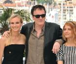 Diane Kruger, Quentin Tarantino et Mélanie Laurent lors du photocall du film  Inglourious Basterds .