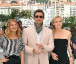 Mélanie Laurent, Brad Pitt et Diane Kruger lors du photocall du film  Inglourious Basterds .