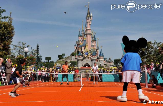 Gaël Monfils a joué avec Stanislas Warinka contre Mickey à Disneyland Resort Paris