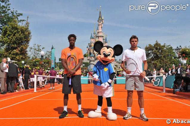 Gaël Monfils a joué contre Mickey et Stanislas Wawrinka à Disneyland Resort Paris