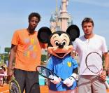 Gaël Monfils a joué contre Mickey et Stanislas Wawrinka à Disneyland Resort Paris
