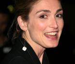 Julie Gayet à l'occasion de la soirée Figaro Madame au Pavillon Canal+, le 20 mai 2009 lors du 62e Festival de Cannes