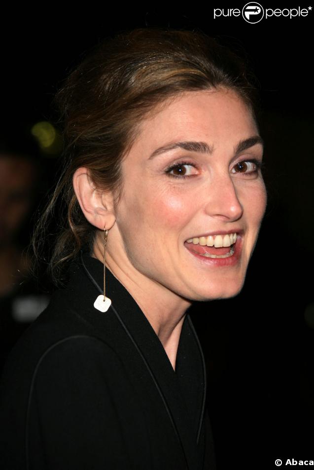 Julie Gayet à l'occasion de la soirée Figaro Madame au Pavillon Canal+, le 20 mai 2009 lors du 62e Festival de Cannes