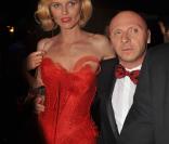 La sublime Eva Herzigova était en compagnie de Domenico Dolce pour l'anniversaire de Christian Audigier,hier soir à Cannes 