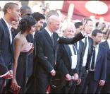 Jacques Audiard (centre) et l'équipe de son film Un prophète lors du 62e Festival de Cannes