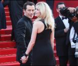 Laetitia Casta et Stefano Accorsi lors de la montée des marches précédant la projection de Visage le 23 mai 2009 durant le 62e Festival de Cannes