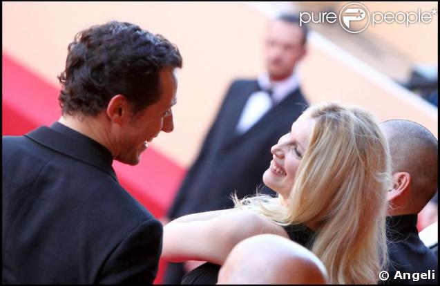 Laetitia Casta et Stefano Accorsi lors de la montée des marches précédant la projection de Visage le 23 mai 2009 durant le 62e Festival de Cannes