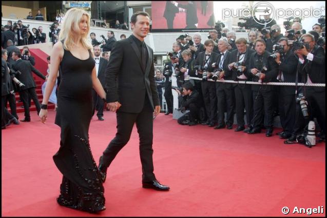 Laetitia Casta et Stefano Accorsi lors de la montée des marches précédant la projection de Visage le 23 mai 2009 durant le 62e Festival de Cannes