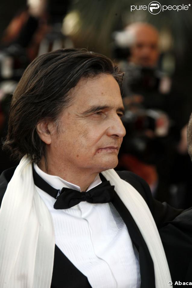 Jean-Pierre Léaud lors de la montée des marches précédant la projection de Visage le 23 mai 2009 durant le 62e Festival de Cannes