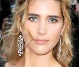 Vahina Giocante, superbe avec des bijoux Chopard, lors de la montée des marches, à Cannes, en mai 2009 !
