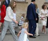 Letizia d'Espagne et sa fille Sofia à la communion de Juan et Pablo, enfants de Cristina d'Espagne. 23/05/09