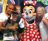 Emma Bunton, son boyfriend Jade Jones et leur fils Beau Lee prenent du bon temps à Orlando