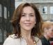 Mary de Danemark : pendant qu'elle bosse, son mari Frederik se fait chouchouter par la belle Victoria de Suède !