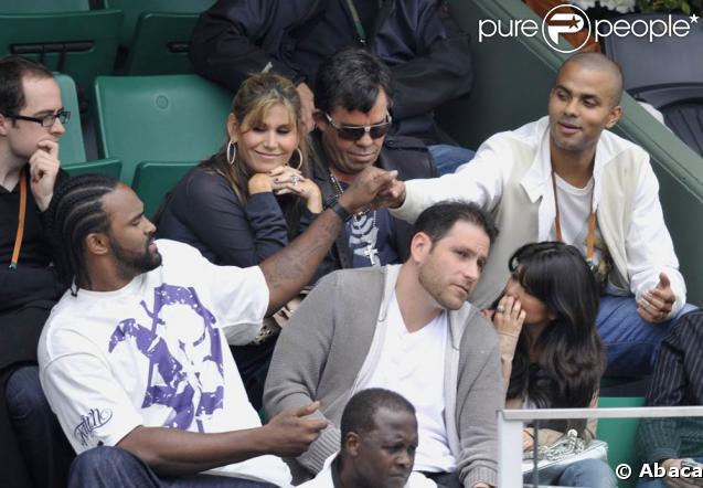 Tony Parker et Ronny Turiaf à Roland-Garros, le 28 mai 2009