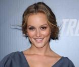 Leighton Meester adore être à la pointe de la mode. La Queen B. des Gossip Girl a toujours une saison d'avance. Pour elle le zip, c'est un must have et il faut que ça se voit. Cette robe bleue entièrement zippée est carément sexy ! 