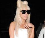 Lady Gaga sait aussi être très élégante, la preuve, dans cette combi blanche au top ! 