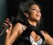 Sexy en diable, la belle Nicole Scherzinger sait mettre le feu sur scène, aussi bien avec sa voix qu'avec ses tenues...