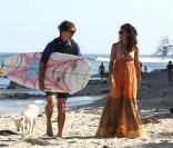 Matthew McConaughey et sa compagne Camilla Alves sur une plage de Malibu (23 mai 2009) 