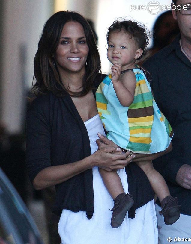 La petite Nahla devrait devenir une vraie splendeur en grandissant. Enfant de la sublime Halle Berry et du mannequin Gabriel Aubry, la petite fille a hérité des gênes de la beauté.  
