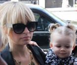 Autrefois fêtarde, Nicole Richie a bien changé depuis la naissance de Harlow en janvier 2008. La petite fille est devenue sa raison de vivre et sera bientôt rejointe par un petit frère ou une petite soeur. 