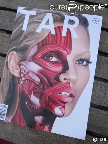 Kate Moss en couverture du magazine d'art Tar