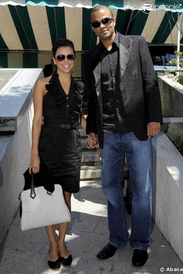 Eva Longoria et Tony Parker sont rentrés de Saint Tropez pour assister au match qui opposait Roger Federer à Juan Martin Del Potro à Roland-Garros, le 5 juin 2009