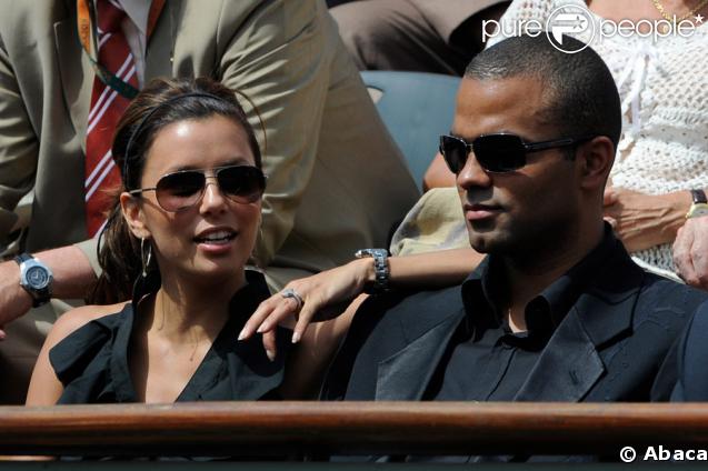 Eva Longoria et Tony Parker sont rentrés de Saint Tropez pour assister au match qui opposait Roger Federer à Juan Martin Del Potro à Roland-Garros, le 5 juin 2009