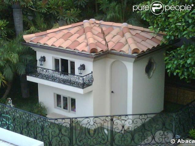 La villa des chihuahuas de Paris Hilton