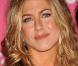 Jennifer Aniston : décolleté ravageur et gambettes à l'air... lors d'une soirée à Los Angeles !
