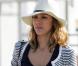 Jessica Alba : le style navy lui va comme un gant !
