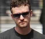 Justin Timberlake, à la sortie de son appartement de TriBeCa, à New York, au bras d'une belle brune, le 17 juin 2009 !