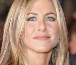 Jennifer Aniston et Aaron Eckhart doivent surmonter l'épreuve du deuil ensemble !