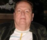 Larry Flynt... emmené d'urgence à l'hôpital !