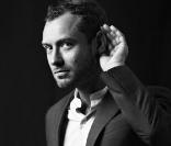 Jude Law a prêté l'oreille et... son image à Hear the world, initiative de Phonak