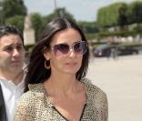 Demi Moore visite le Louvre, à Paris 