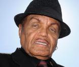 Joe Jackson aux BET Awards hier soir pour rendre hommage à Michael Jackson