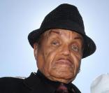 Joe Jackson aux BET Awards hier soir pour rendre hommage à Michael Jackson