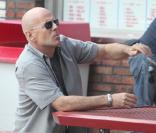 29-06-2009 : Bruce Willis et Tracy Morgan sur le tournage de A couple of Dicks, à Brooklyn, avec le réalisateur Kevin Smith. 